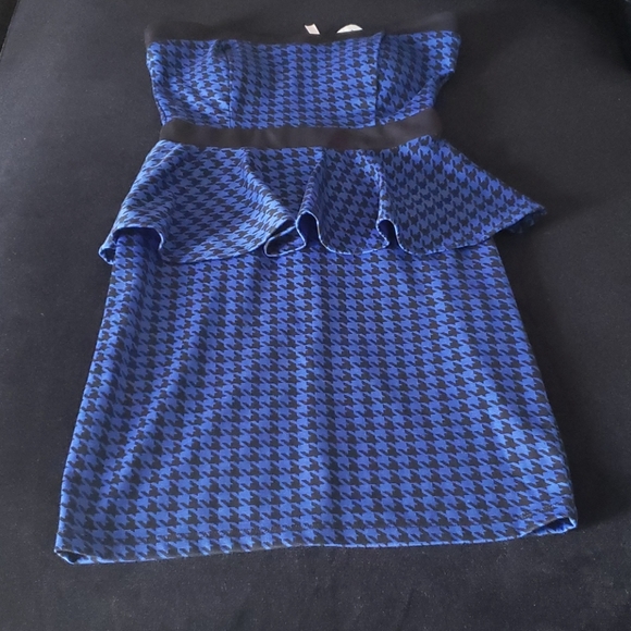 Checker Dress - Picture 2 of 3